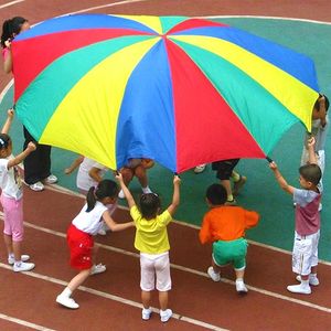 Brinquedos esportivos 26m de diâmetro acampamento ao ar livre arco-íris guarda-chuva pára-quedas brinquedo jumpsack ballute play jogo interativo de trabalho em equipe para crianças presente 230605