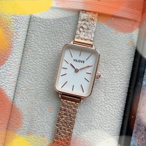 Women's Watch Designer Watches Classic Fashion High Quality Luxury Wristwatch rostfritt stål kvartsbatteriklocka