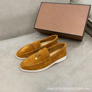 2023 Designer Suede Casual Shoes Leisure Sneakers Brand Flats Trainers For Women Round Toe Loafers Mental Decor Chic Slip On Thick Sole Size 35 -44