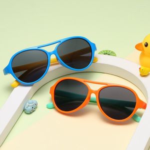 Solglasögon 2023 Pilot Lovely Kids Boys Girls Baby Infant Sun Shade Glass Cids UV400 Silicon Leg Color Contrast Eyewear