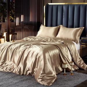 Bedding sets Nordic Mulberry Silk Bedding Set with Duvet Cover Bed Sheet Pillowcase Luxury Couple Single Double Summer 12 People Bedsheet 230606