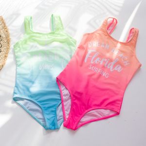 S Gradient Letter Print Swimsuit Girls Badkläder 7-14 år barn Baddräkt Rainbow Beach Wear 230606