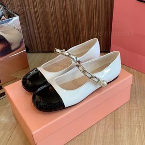 디자이너 Ballerina Flats Mary Jane Shoes for Women Patent Leather Block Heel Mary Janes Pumps 슬링 백 발 뒤꿈치 진주 버클 T 진주 펌프 발레 신발