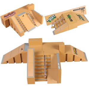 Novel Games Mini Alloy Finger Skating Board Plats kombination Toys Children Skateboard Ramp Track Pedagogisk leksak för pojke födelsedagspresenter 230606