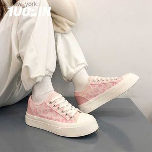 Scarpe di tela da donna casual Ins Trend Pink Leopard Platform Flats Shoes 2021 Autunno New Female Tennis Vulcanized Sneakers Donna L230518