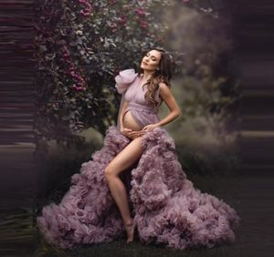 Elegantes vestidos de noche de maternidad de tul púrpura para Po Shoot Corte frontal Abierto sin mangas Vestido de fiesta Mantón con volantes con bengalas Cust4561278