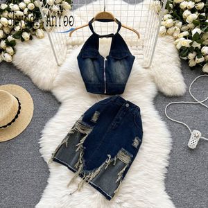 Tvådelad klänning Summer Women's Suit Vintage Denim Tvådelat Set Halter Backless Sexy Crop Top och Hole Mini Kjol 2 Piece Set Womens Outfits 230606