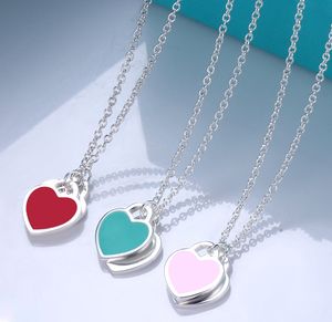 Collana Love in acciaio al titanio smaltato Collana da donna con doppio cuore Cuore blu Cuore rosso Ciondolo cuore rosa Catena alla clavicola