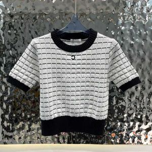 Kvinnors stickor Tees Designer T-shirt Tröja Designer Tops med Jacquard Brodery Letter Print Runway Skim Crop Top Shirt High End Elasticity Pullover Sweaters 73D8