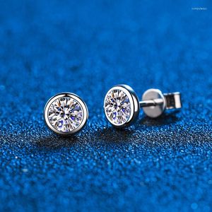 スタッドイヤリング14Kホワイトゴールドメッキ女性用モッサナイト男性0.6ct 1.0ctスターリングシルバーラウンドダイヤモンド耳スタッドユニセックスデザイン