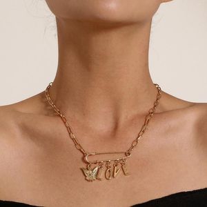 Hänge halsband mode ängelvinghalsband för kvinnor kreativ personlighet enkel bokstav kort choker krage smycken