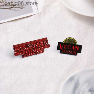 Pins Broschen Brustnadeln – Hot American Drama Strange Tales Legierung Dropping Oil Brustnadeln Serie Fans Abzeichen Pins T230607