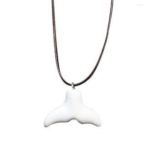Anhänger Halsketten Mode Weiß Keramik Schmuck Persönlichkeit Minimalistischen Stil Schlüsselbein Fischschwanz Halskette Delphin Schwanz Paar Frische Dekor