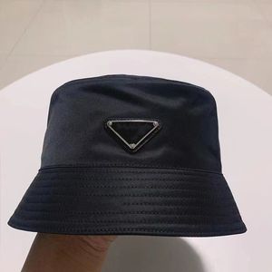 I più venduti Cappello da pescatore di design caldo Cappello soffice Cappello da pescatore a tesa larga Cappello da baseball Visiera Autunno / Inverno Ricamo artigianale Pesca calda all'aperto