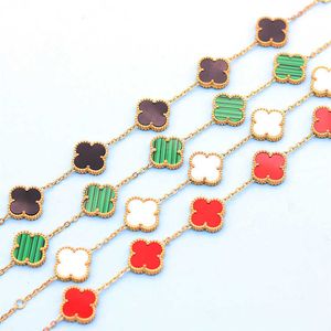 Charm Pulseiras Colares Dongguan Jóias de Titânio Versão Coreana Pulseira de Aço Inoxidável Feminino Colar de Cinco Flores Brincos de Grama de Quatro Folhas de Alto Grau