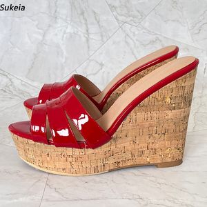 Sukeia handgjorda kvinnor plattform mules sandaler glider på kilar höga klackar runt tå ganska röda festskor damer oss plus storlek 5-20
