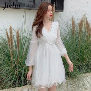 Klänningar jielur mesh vneck kvinnor tutu klänning charmig sommar koreanska broderi vita klänningar veckade ruffles sexiga vintage roupas feminina
