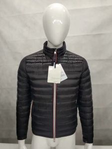 Mens Down Jacket Designers Mänkläder 3 färger AAA Kvalitet Frankrike Tide Brand Coat Have NFC