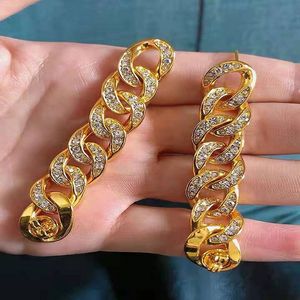 Nuovi orecchini lunghi a catena piena di diamanti Stile femminile Ottone liscio Orecchini di perle placcati oro Gioielli di lusso E3019