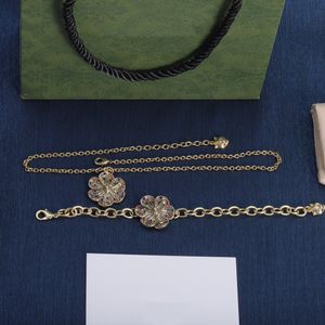 Hängdesigner halsband för woaman toppfärger hänge halsband mode smycken leverans x0913