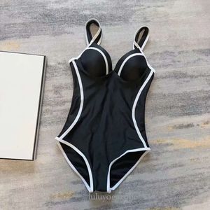 Costumi da bagno firmati Costume da bagno estivo da spiaggia Donna Costumi da bagno imbottiti sexy Estate Colore puro Un pezzo Taglio alto Multi stili Costume da bagno classico da donna Maillot De