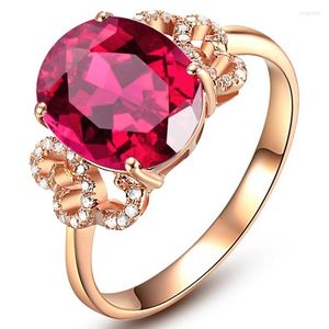 Pierścienie klastra romantyczne czerwone kryształowe rubinowe kamienie diamenty dla kobiet 14K Rose Gold Kolor Backey Bague Bijoux Beauty Akcesoria Prezenty