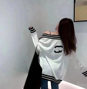 패션 디자이너 스웨터 블랙 흰색 2color 여자 풀버 긴 소매 스웨터 스웨터 셔츠 자수 니트웨어 의류 옷