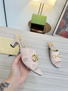 Shoes, sandals, new electric embroidered floral middle heel slippers, fabric: imported sheepskin surface, foot pad, goat skin, high-end sole original board, 35-43
