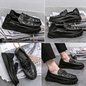 Luksusowe marki Wysokiej jakości skórzane mokasyny buty metalowe klamra dekoracyjne krokodylowe buty skórzane buty płaski dno okrągły głowica klasyczne buty biznesowe