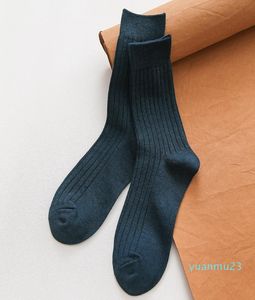 Nya 2020 män solida långa strumpor andas tjocka outwear sport sock man mjuk vit svart fotboll sock yrke fotboll strumpor bär