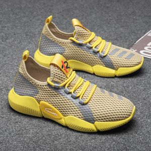 Nya herrtränare män löparskor vit svart gul andningsbar mode stickad jogging bekväm snörning casual chaussures