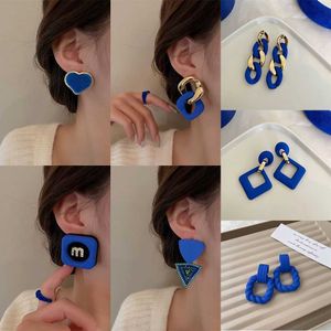 Dingle ljuskrona 1Pair 2022 Nya koreanska trendiga färg Klein Blue örhängen Kvinnor Arcylic Geometric Dangle Drop Earrings Stud Trendy Jewets Gifts Z0608