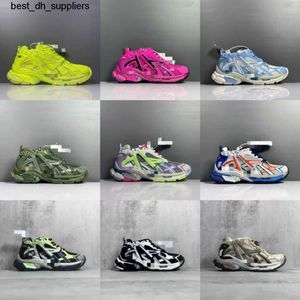 Paris Runner Seven Generation Dad Shoes Cores masculinas e femininas emparelhadas usadas escovadas graffiti sola grossa respirável sapatos esportivos casuais