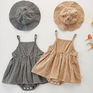 Rompers födda babyflickor Jumpsuithat ärmlös bomullsplikt Småbarn Girl Dress Romper kläder för sommaren 230607