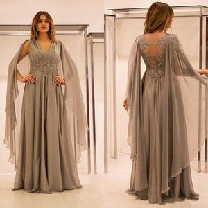 2023 Elegant Long Grey Mother of the Bride Dress Shawl Sleeves Applices Chiffon Golvlängd Kvinnor Formella klänningar Anpassad storlek