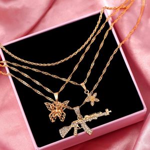 Ketten Persönlichkeit Kristall Gun Twisted Kette Halskette Für Frauen Multilayer Gold Farbe Schmetterling Blume Anhänger Hip-Hop Schmuck