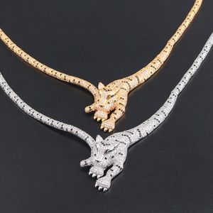 Fashion Classic Leaf Clover Neckor Pendants Mother of Pearl rostfritt stål pläterat 18K för Womengirl Valenin Moderdagens engagemangsmycken-Gift Dotter cool