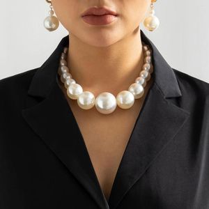 Collane con ciondolo Designer vintage di lusso Grande collana di perle d'imitazione Bracciale Earwear per le donne Set di gioielli color argento Accessori per feste