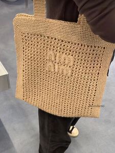 Designer strandpåsar lyxdesign kvinnor flätad raffia halmväska stor kapacitet casual tote underarm handväska ihålig sommar strand semester rese axel väska 2422