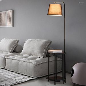 Floor Lamps American Retro Fabric Lampshade Lamp USB/wireless Charging Sofa Living Room Bedroom Vertical Table Bedside