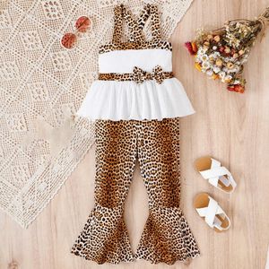 Cappotti di tinca Toddler Girls Sling Splicing Leopard Print Bow Pantaloni svasati Set di due pezzi per 4 anni Abiti autunnali per bambina regalo 230608