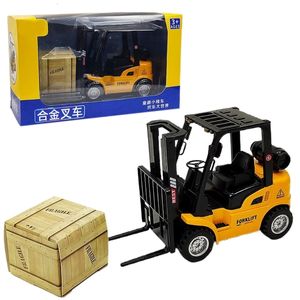 Modellino di auto Die-cast Forklift Truck Joints Model Vehicle Pull Back Go Car Interactive Realistic Car Toy Toddler Boys Year Gift 230608
