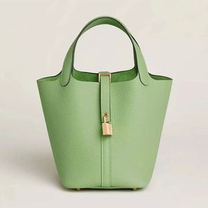 Borsa a secchiello di lusso di design di alta qualità Donna 2023 nuova borsa a cesto di verdure in grano litchi borsa a mano a spalla singola di grande capacità senso avanzato borsa a tracolla singola