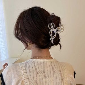 Dingle ljuskronor 2022 ny diamantstudded pärla båge hårnål bakhuvud greppklipp hårtillbehör Högend Shark Clip Hairpin Clip Headgear Z0608