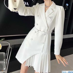 Casual Womens Trench Coats Long Belt Dress Pd Designer Jacket Women Windbreaker Triangle Embroidery Fashion Skirt Coat