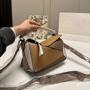 7A Bolsa transversal geométrica várias bolsas de ombro sólidas Bolsa quebra-cabeça de designer de luxo Bolsa tote deformável com zíper em relevo Bolsa Togo de grande capacidade.