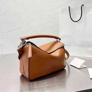Yeni düzensiz tasarımcı çanta lether omuz çantaları kahverengi çanta çanta tasarımcıları tote çanta kadınlar geometrik figürler crossbody çanta cüzdanı 220824