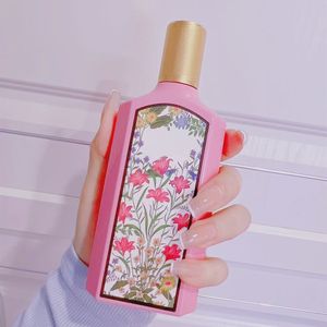 Design di lusso Donne sexy Uomini Profumi Profumi FLORA gardenia signore Gelsomino rosa bottiglia spray tipo fragranza 100ML bottiglia buon odore Unisex Versione alta nave veloce