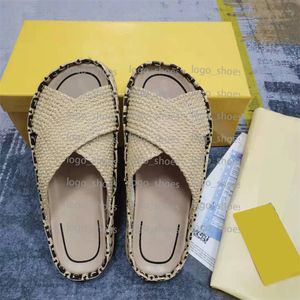 New Straw Sandal Women Slippers Designer Vacation Beach Slide Fashion Home Shoes Rubber Bottom Shower Room Slippers