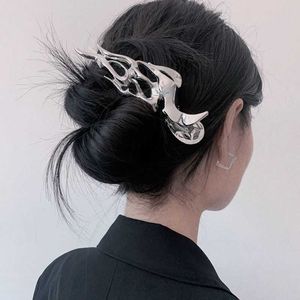 Dangle żyrandol Levao Nowy duży srebrny pazur do włosów dla kobiet moda dziewczyna metal geometryczne puste wydobycie do włosów akcesoria do włosów kraba 2022 Z0608